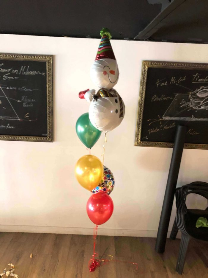 ramo de globos muñeco de navidad