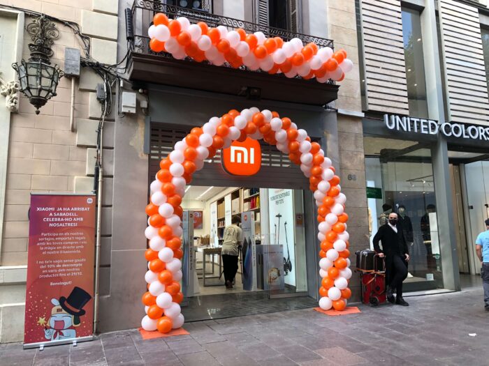 Arco y guirnalda de globos inaguración tiendas