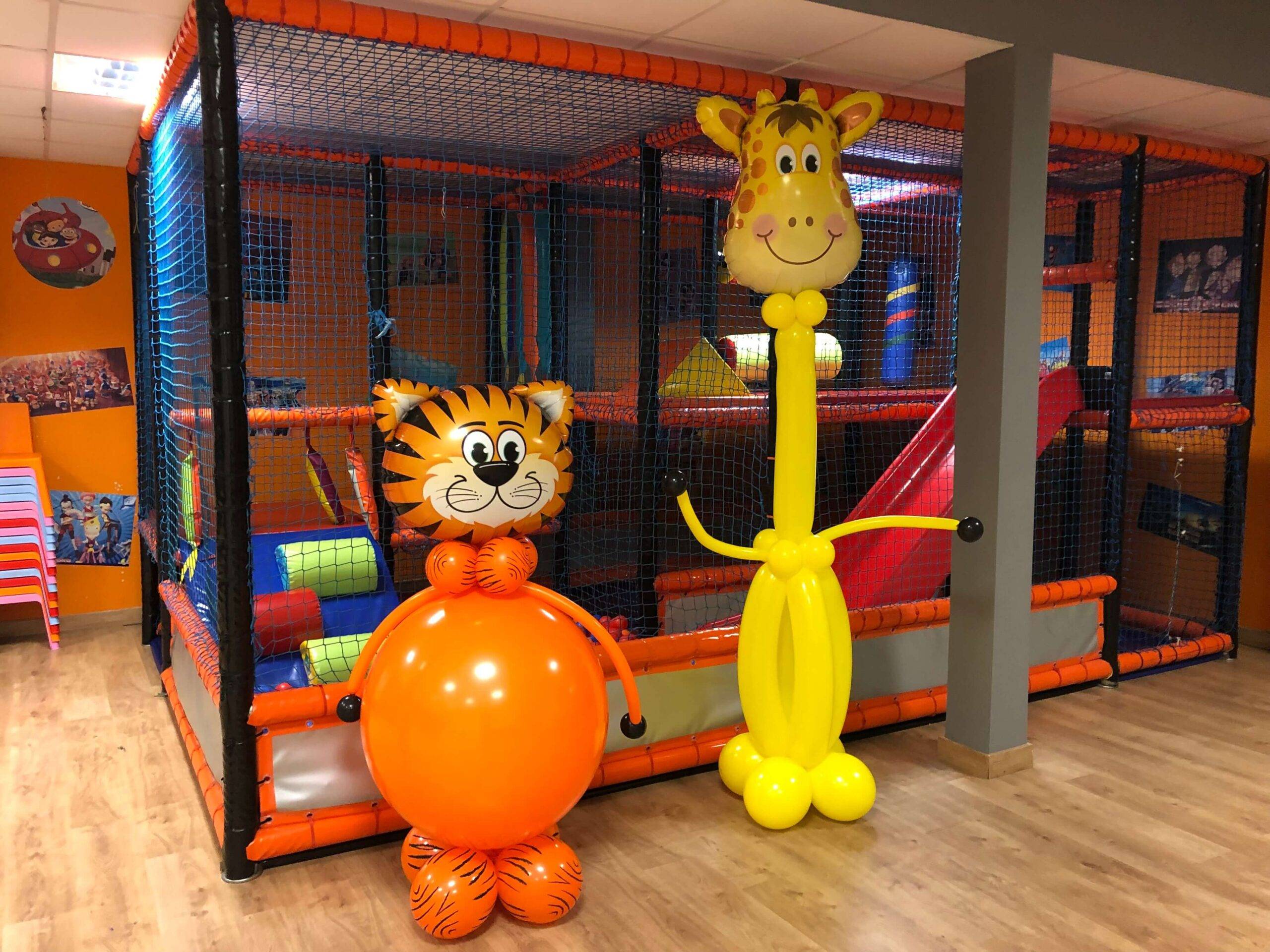 Haz globos de animales para decorar fiestas infantiles