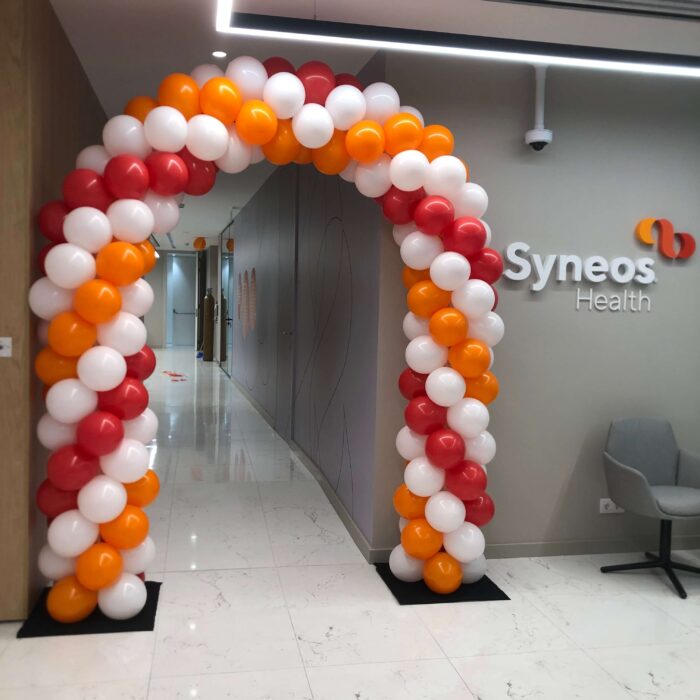 Arco de globos pequeño para puertas